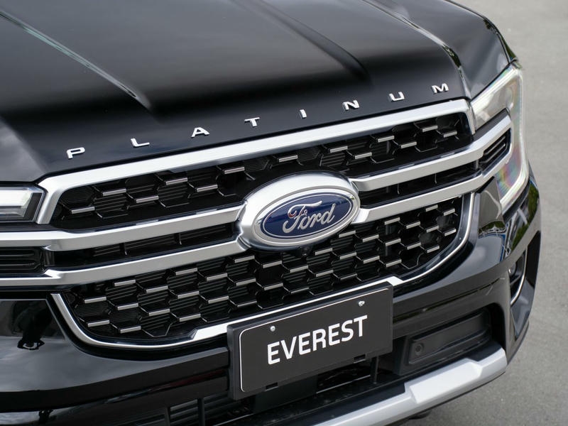 dau-xe-ford-everest